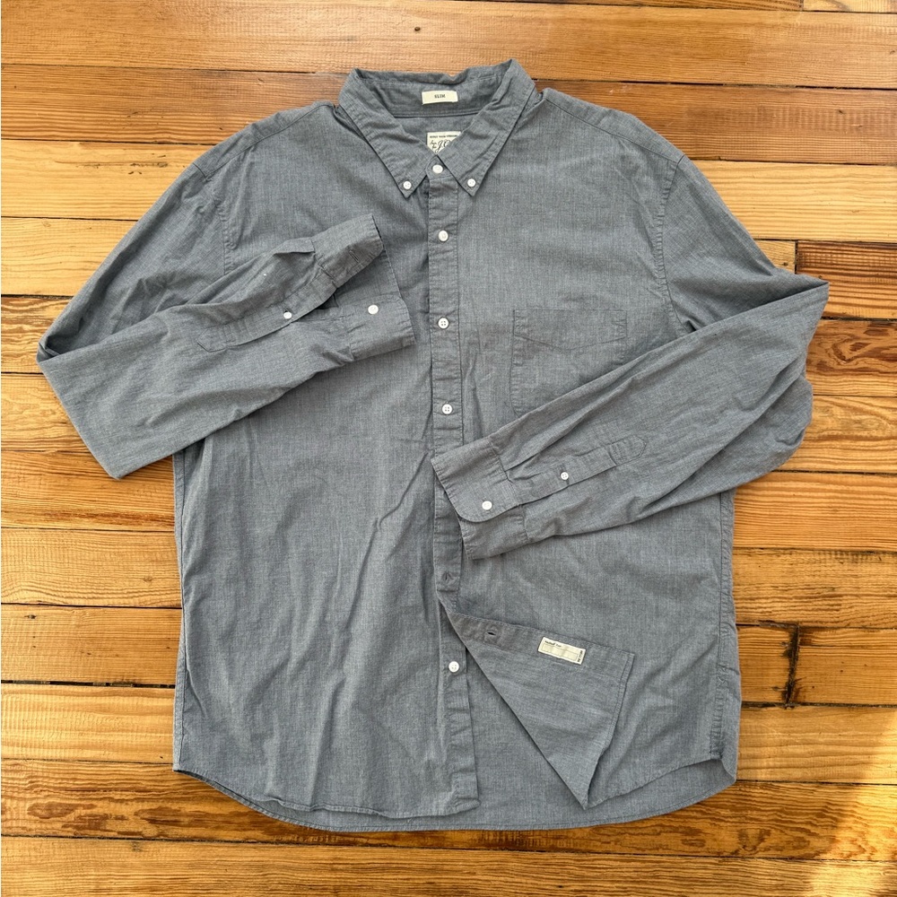 J.Crew Men's XXL slim Gray Button-Down Shirt with white buttons